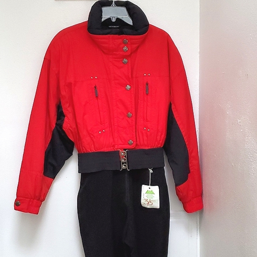 Vintage Tyrolia Fashionable Skiwear Ski Suit Red/Black in Boot Stretch Stirrups